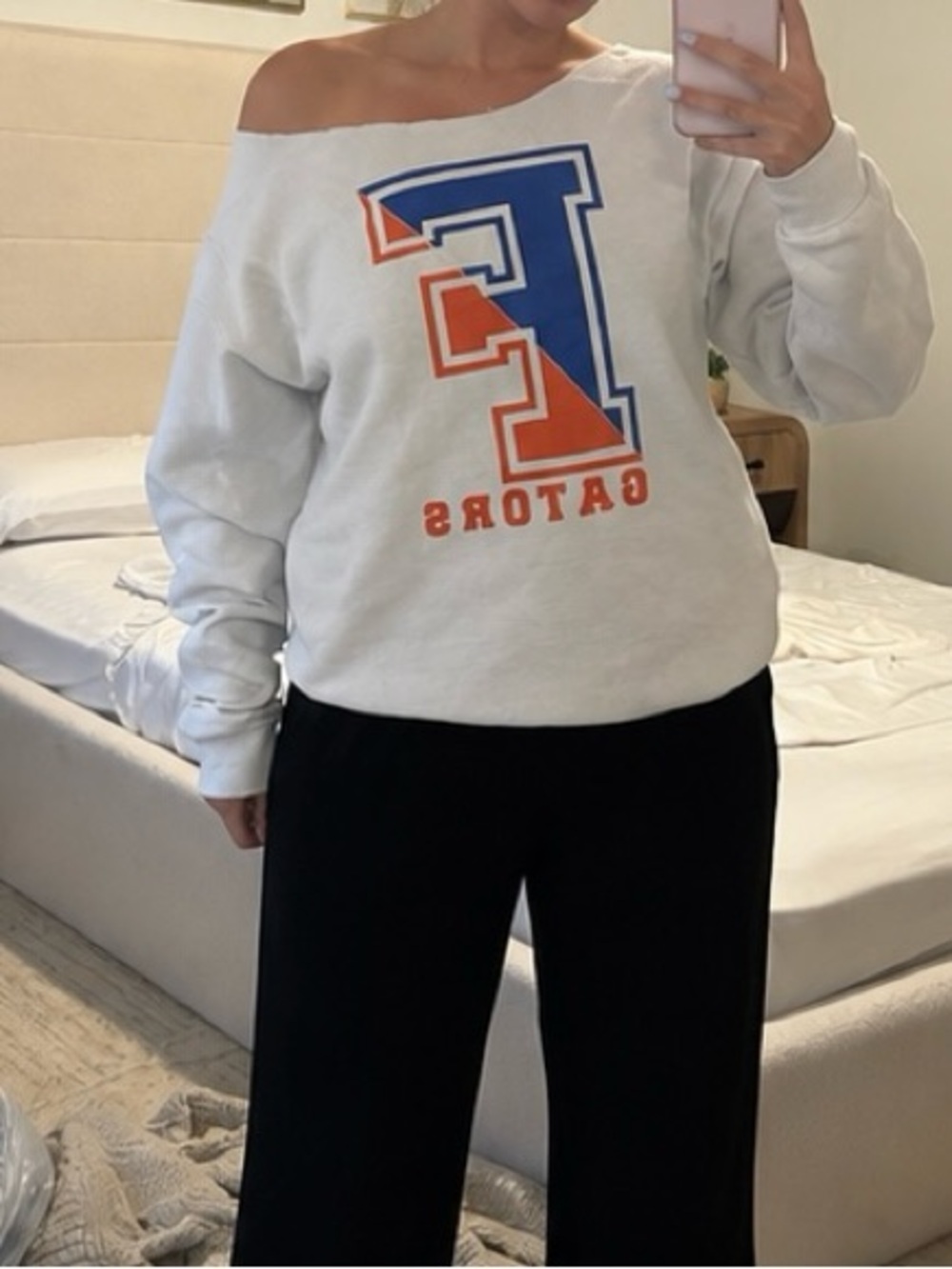Florida Gators Vintage-Style Off Shoulder Sweatshirt – White